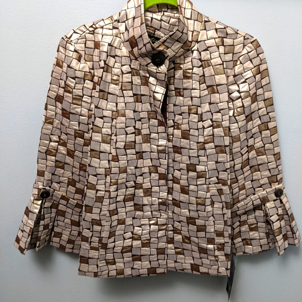NWT Cartise (CA) Women's Jacket Size 8. Button Down, Pleats and Stunning.